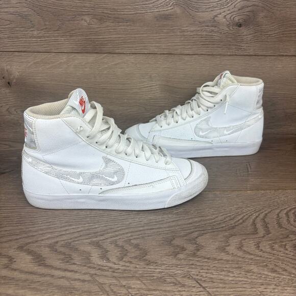 Nike Blazer Mid 77 Sneakers Kid's 5.5Y White Logo Print GS DJ4624-100 - Picture 2 of 14